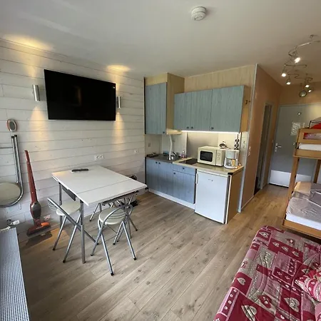 Confortable 2/4 Personnes Avec Balcon Et Wifi - Fr-1-787-104 Laveissière